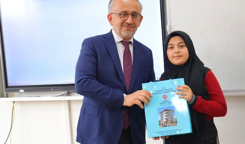 Bayburtlu öğrenciler Kur'an-ı Kerim'i güzel okuma yarışmalarında bölge birincisi oldu