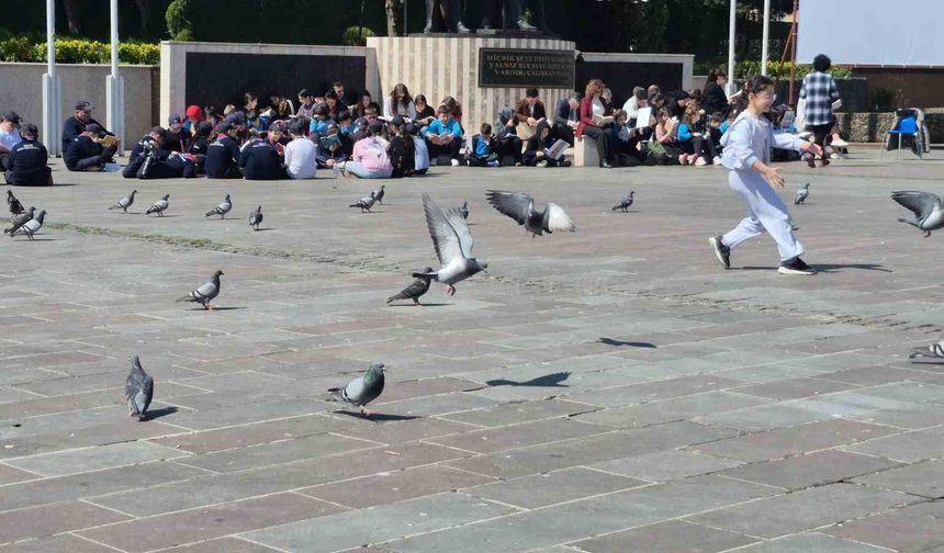 Dikkat dağıtan ortama rağmen dikkat çekmeyi başardılar