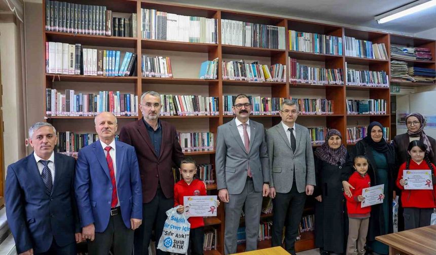 Kastamonu'da en çok kitap okuyan öğrenciler ödüllendirildi