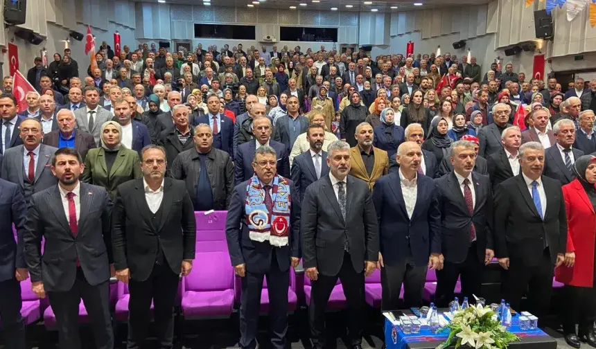 TRABZON TEŞKİLATLARI CUMHURBAŞKANIMIZIN YANINDA DİMDİK AYAKTADIR