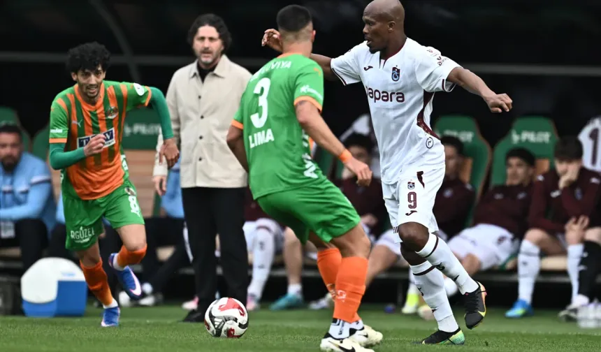 FIRTINA ALANYA’DA TAKILDI