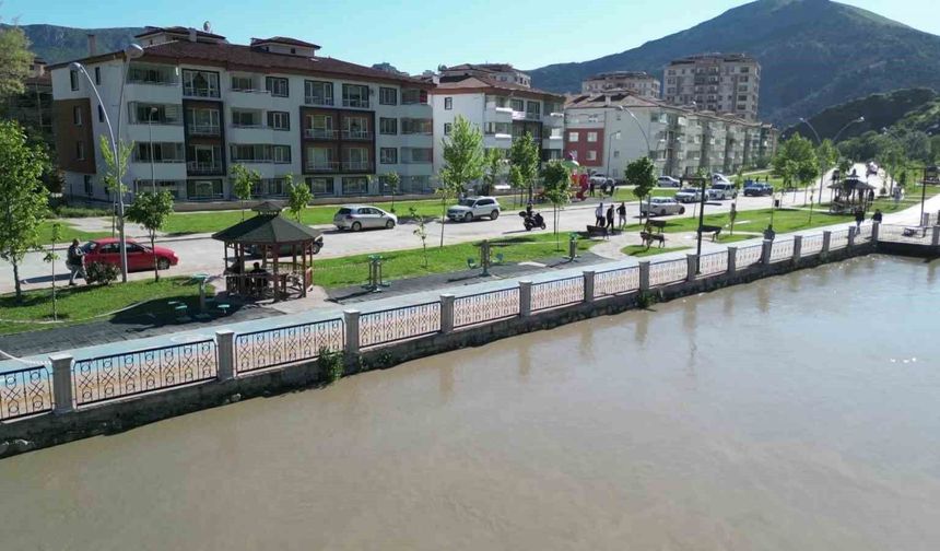 Amasya'da taşkın alarmı: Okullar tatil edildi