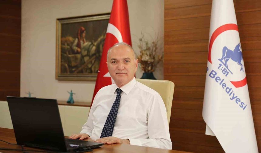 Başkan Özlü 'İstiklal meşalesi gençlerimizin elinde'