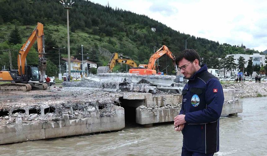 Başkan Yazıcıoğlu'ndan yıkımı gerçekleştirilen ÇEDAŞ köprüsü yerine yeni köprü müjdesi