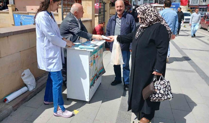 Bayburt'ta kronik hastalıklara karşı farkındalık standı açıldı