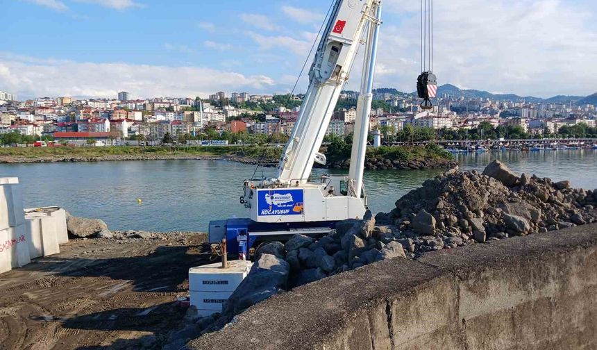 TRABZON FAROZ LİMANI DALGAKIRAN PROJESİNDE DEV ADIM!
