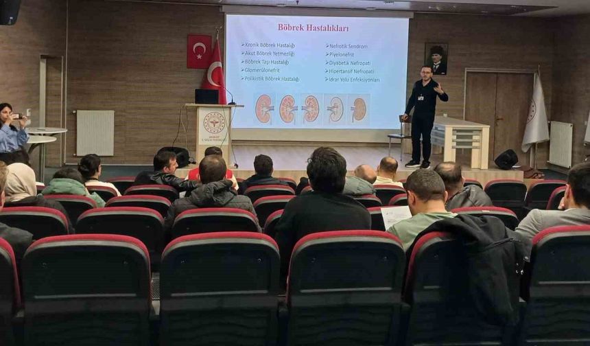 Göç İdaresi personellerine halk sağlığı eğitimi verildi
