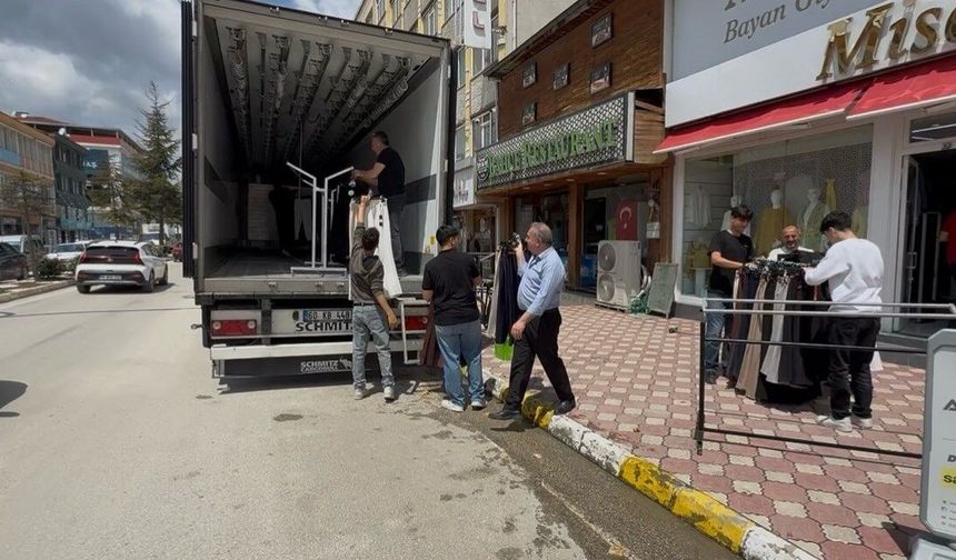 Turhal'da taşkın riskine karşı esnaf kepenk kapattı