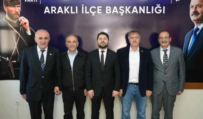 ANAHTAR PARTİ ARAKLI’DA SAHAYA İNDİ: 41 MAHALLE BAŞKANI ATANDI!