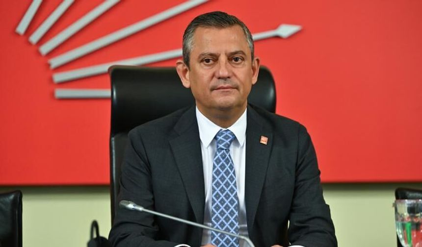ESKİ VE YENİ TÜM BAŞKANLAR ÖZEL'DEN YANA!