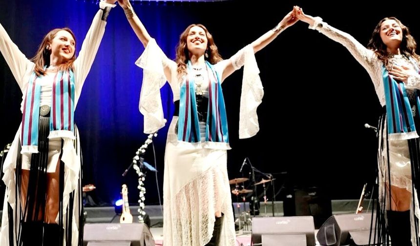 TRABZON'DA SAMİDA FIRTINASI ESTİ
