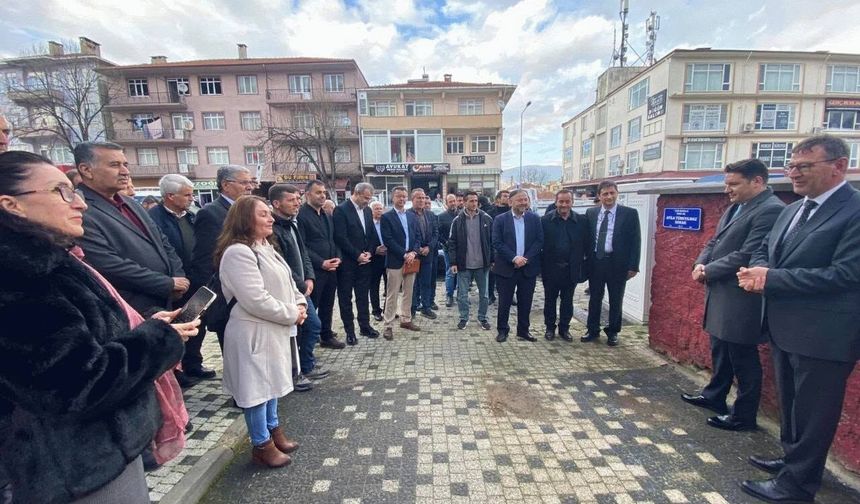 ÜNLÜ CERRAHIN İSMİ MEMLEKETİNDE SOKAĞA VERİLDİ