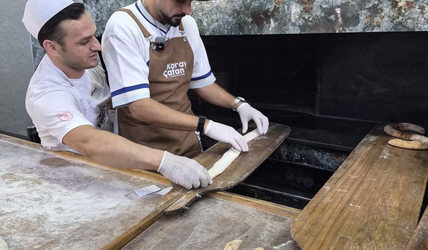 Sefo, Bafra'da tezgâh başına geçip kendi pidesini yaptı