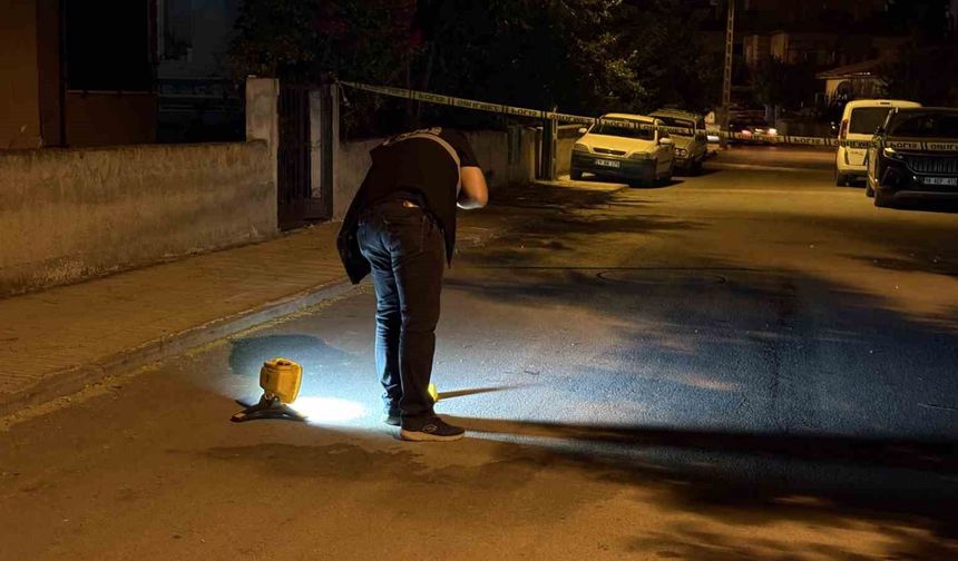 Babasının evine tüfekle ateş açtı