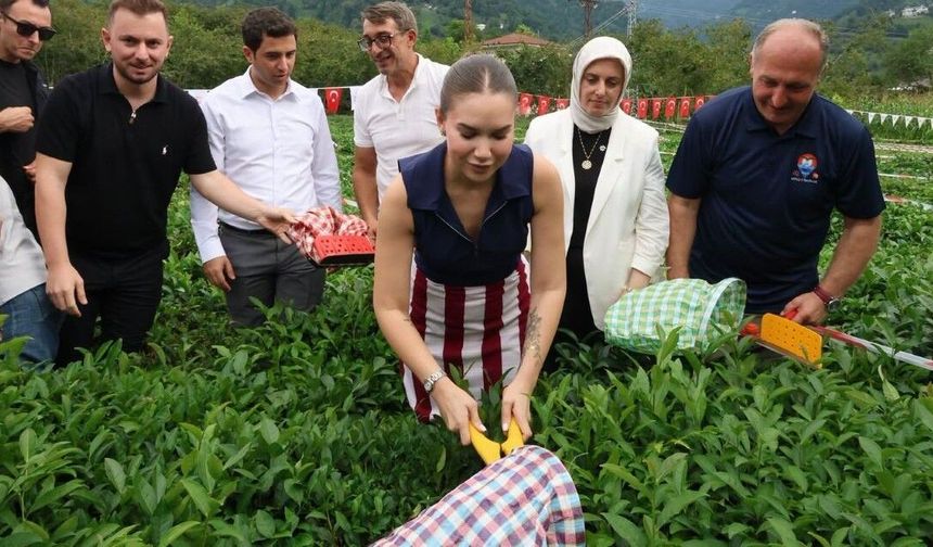 ECE MUMAY VE PROTOKOL ÇAY BAHÇESİNE GİRDİ