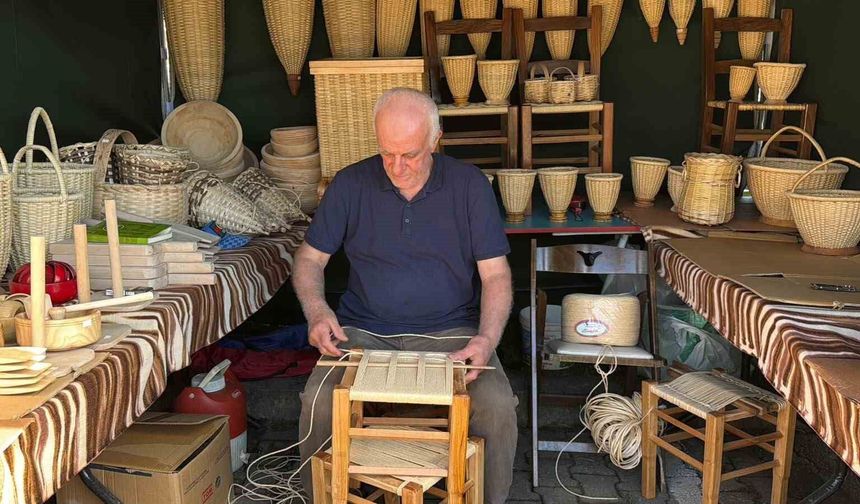 Babasından öğrendiği mesleği yaşatıyor!
