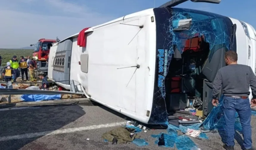 TUR OTOBÜSÜ KAZASINDA 11 KİŞİ HAYATINI KAYBETTİ!