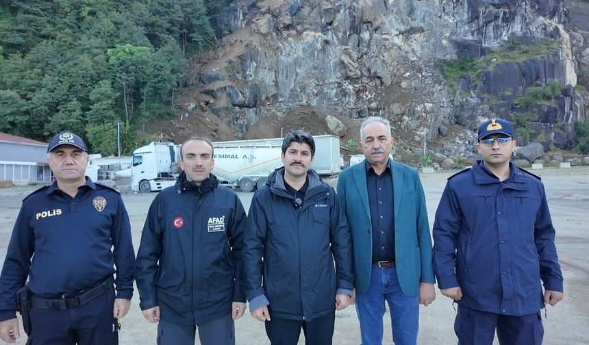 Hopa Kaymakamı Uğur Karakaya: 'Heyelan alanının güvenliği alındı; Tır parkımızı tahliye ettik'