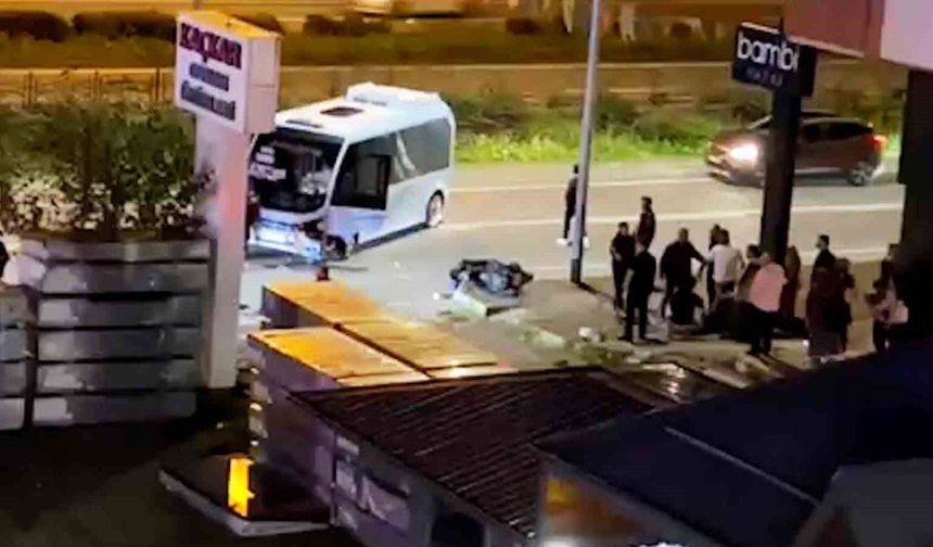 Rize'de minibüs ile motosiklet çarpıştı: 1 ölü