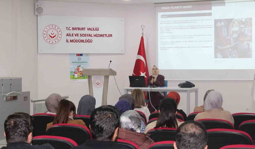 Sosyal hizmet personeli insan ticaretiyle mücadele konusunda bilgilendirildi