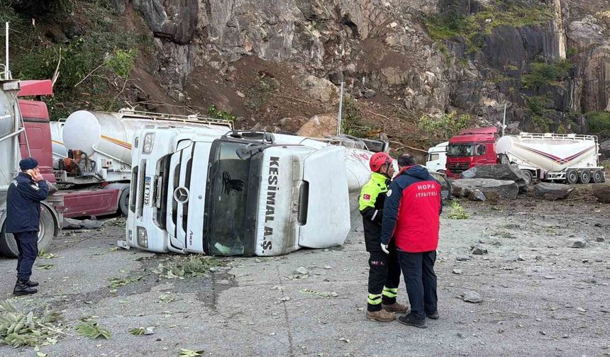 HOPA ESENKIYI TIR PARKI'NDA ACI HABER: 1 ÖLÜ!