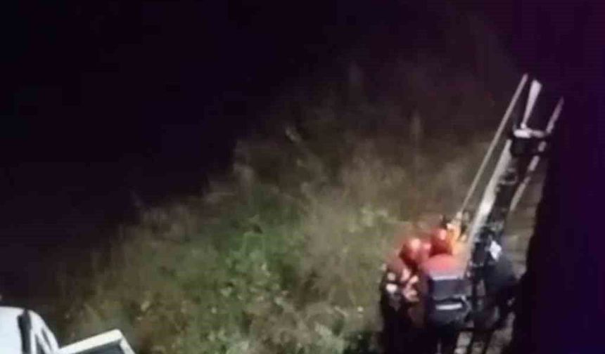 ARAKLI'DA ARAÇ DEREYE UÇTU