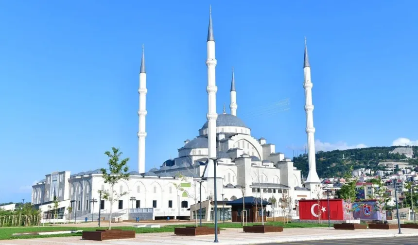 TÜRKİYE'NİN CAMİ HARİTASINDA TRABZON İLK 10'DA!