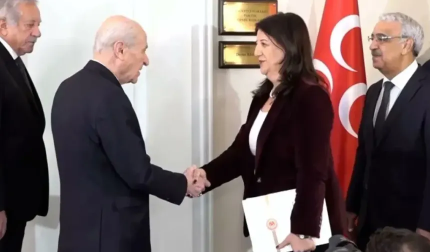 Bahçeli - DEM heyeti görüşmesi            "İkinci aşamaya geçtik, yasal zemine ihtiyaç var."