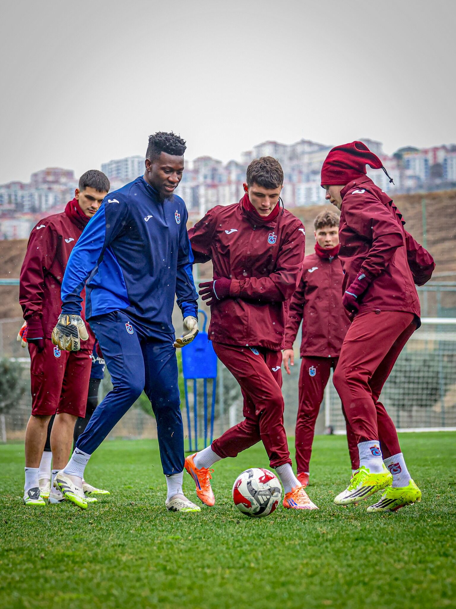 637714612 1504857187662078 2906379223139894336 N