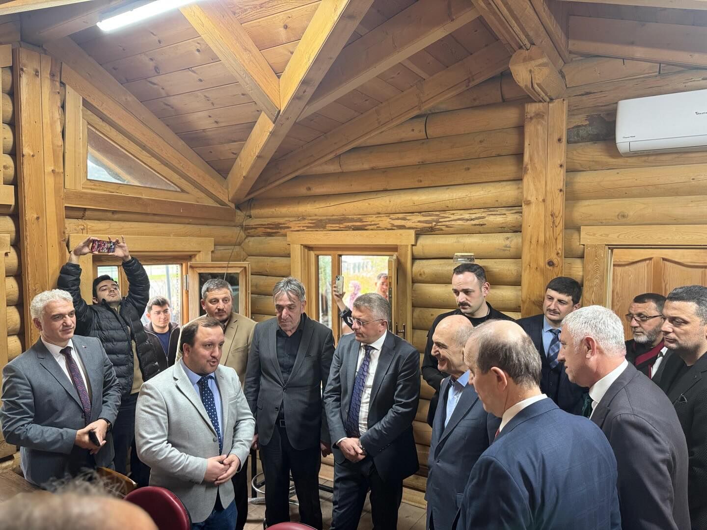 639448943 18385850062156755 4926941502808109678 N