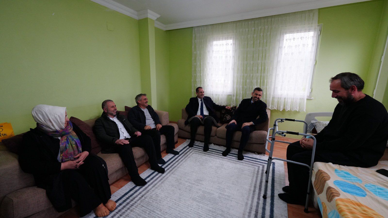 641352495 1459447949131000 2937900197553074304 N