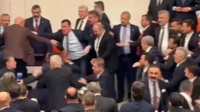 Meclis Te Akin Gurlek Gerginligi Kursu Isgal 19558257 4884 M