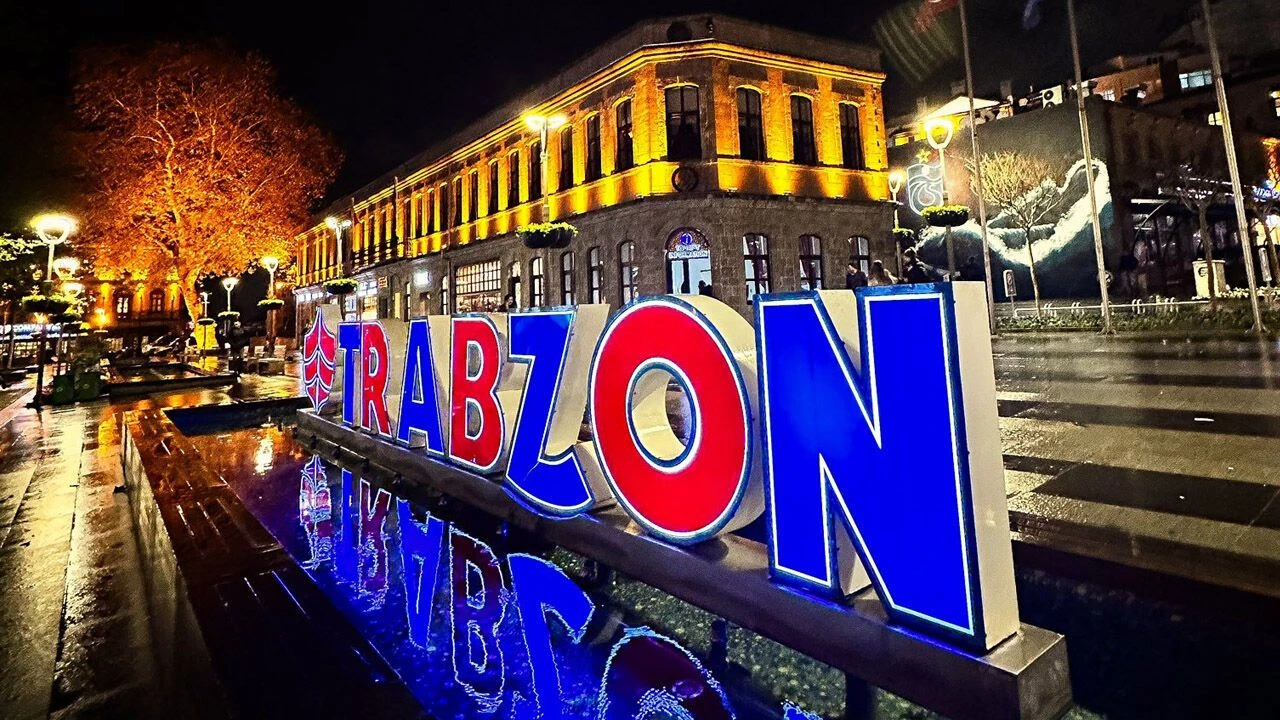 TRABZON'DA BULUTLAR GELİYOR, SAĞANAK KAPIDA!