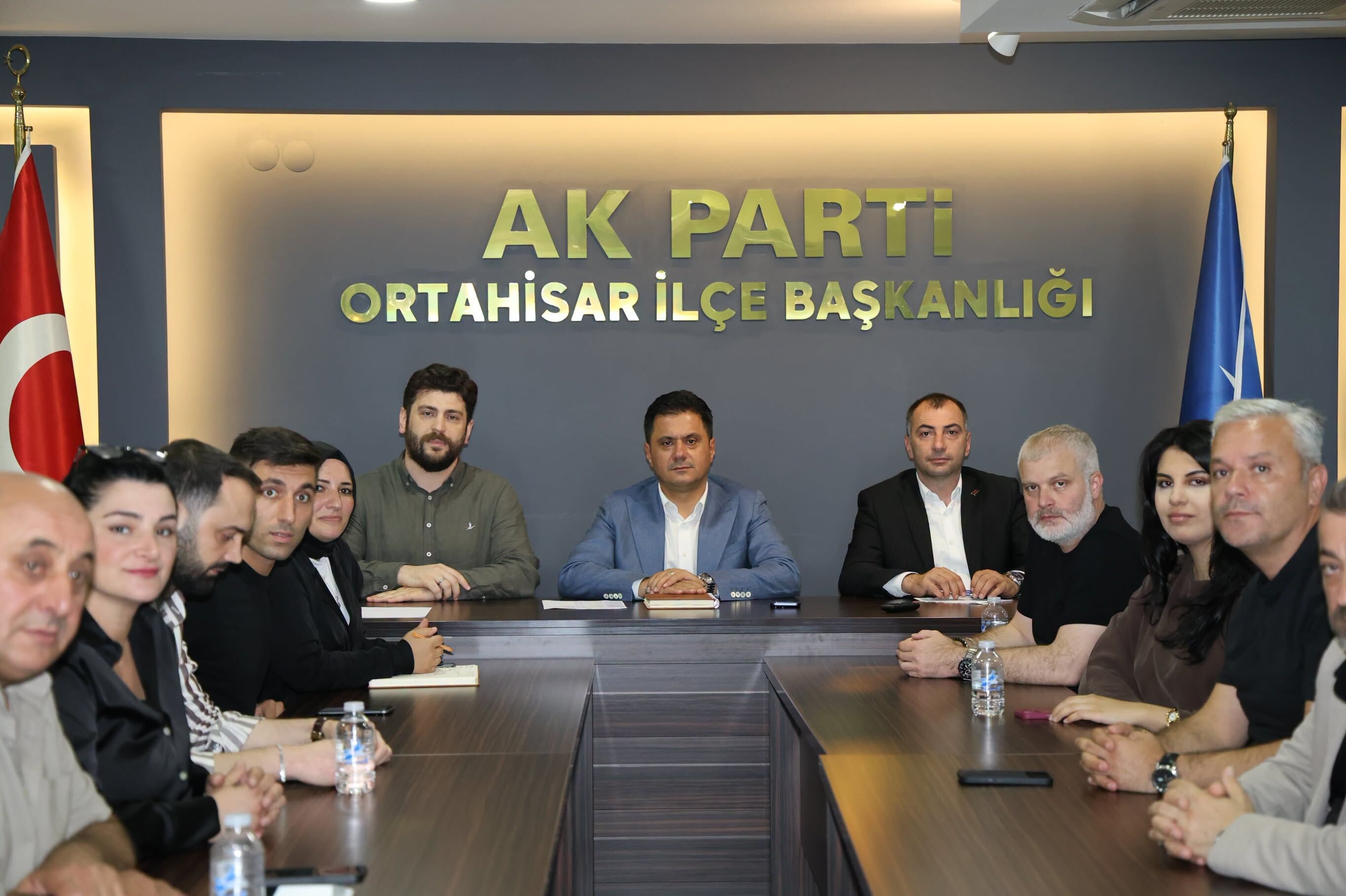 AK PARTİ ORTAHİSAR’DA HAFTALIK YÖNETİM TOPLANTISI GERÇEKLEŞTİRİLDİ