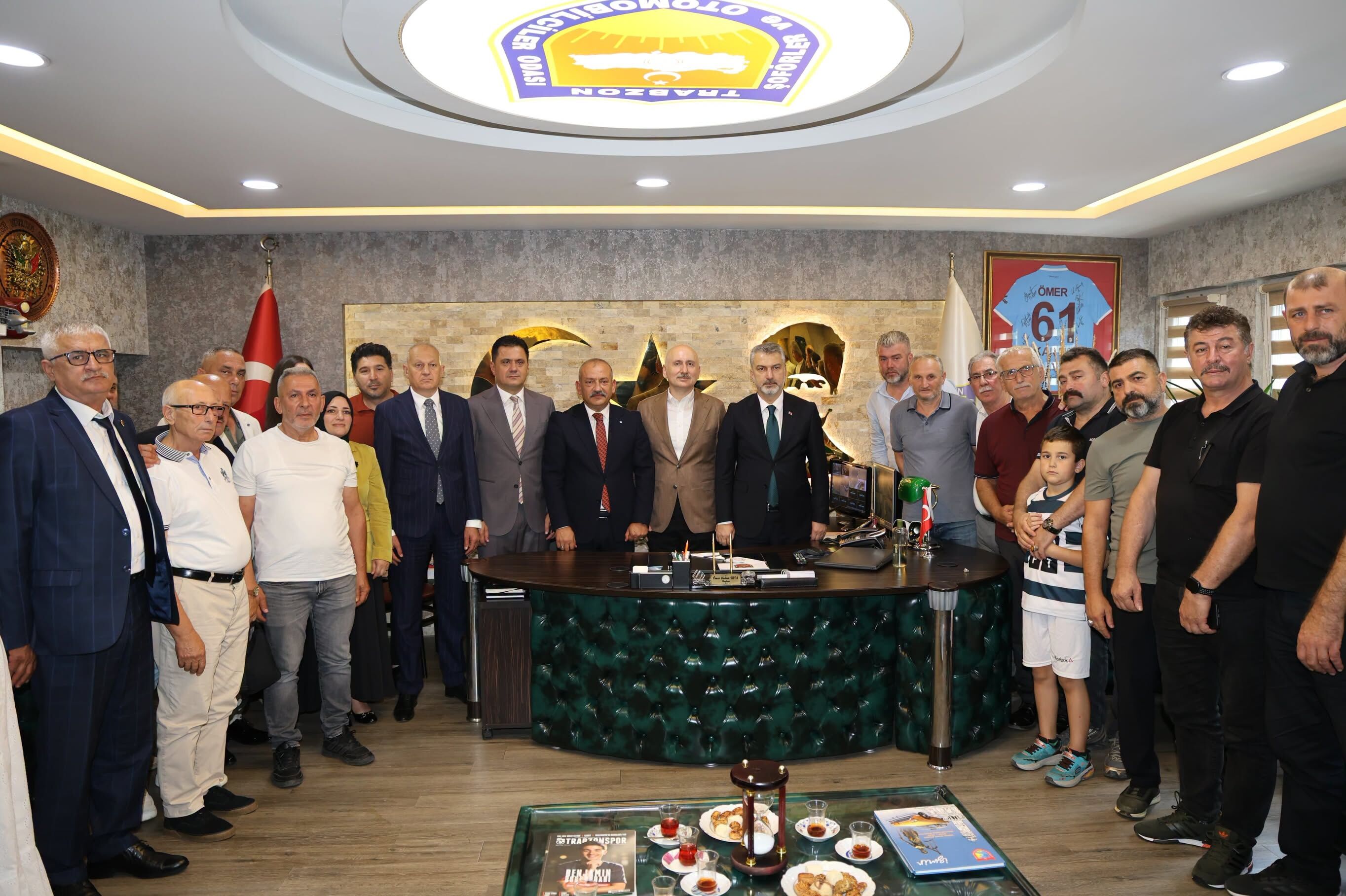 KARAİSMAİLOĞLU VE MUMCU’DAN ŞOFÖRLER ODASI’NA ZİYARET!