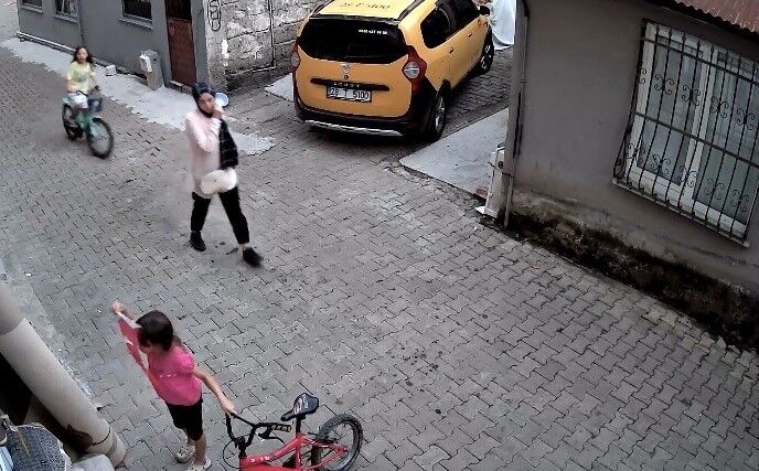 Giresun'da küçük Nehir'in bayrak hassasiyeti kamerada
