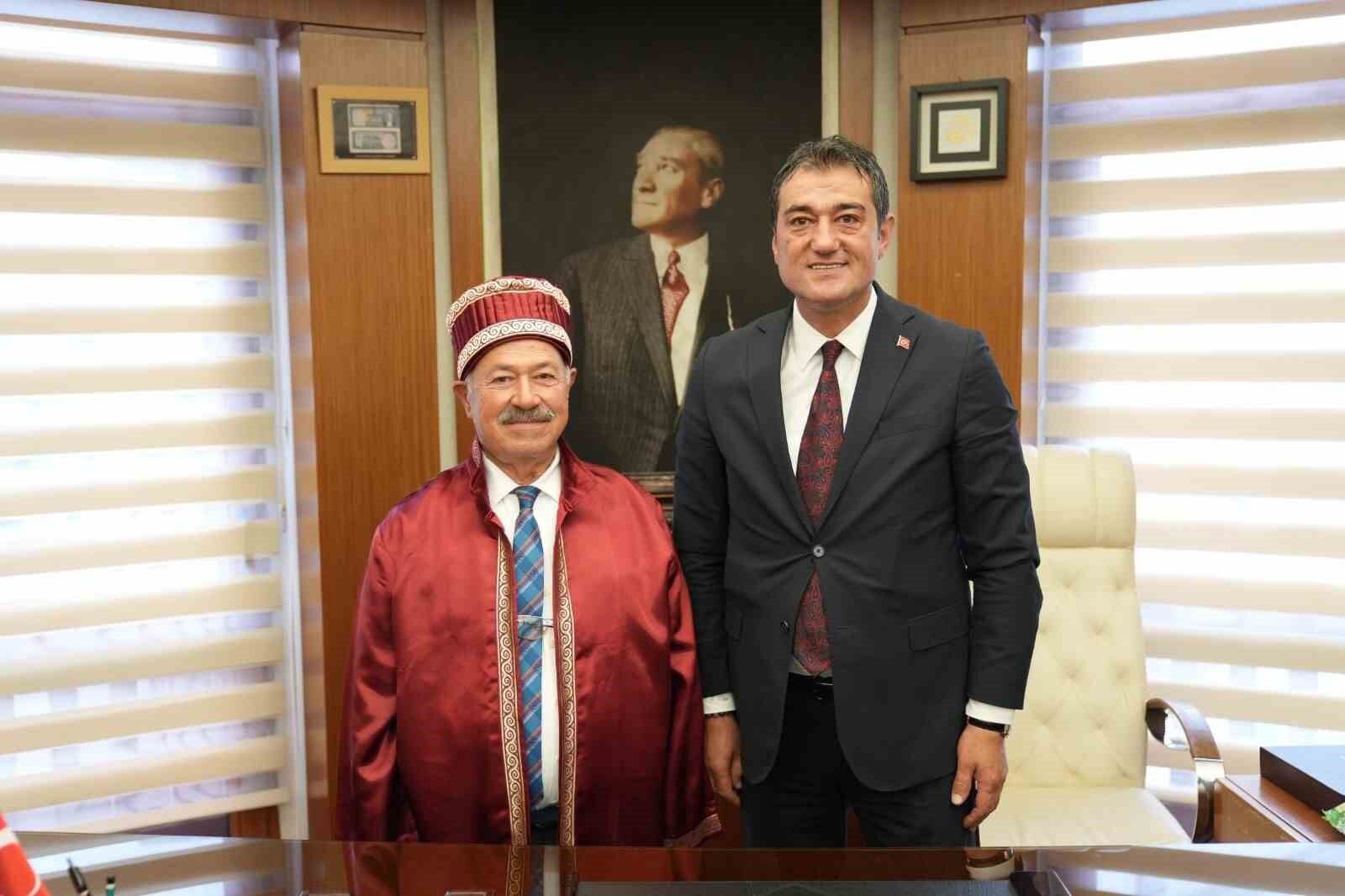 Giresun'da yılın ahisi yarım asırlık soğuk demirci ve torna ustası oldu