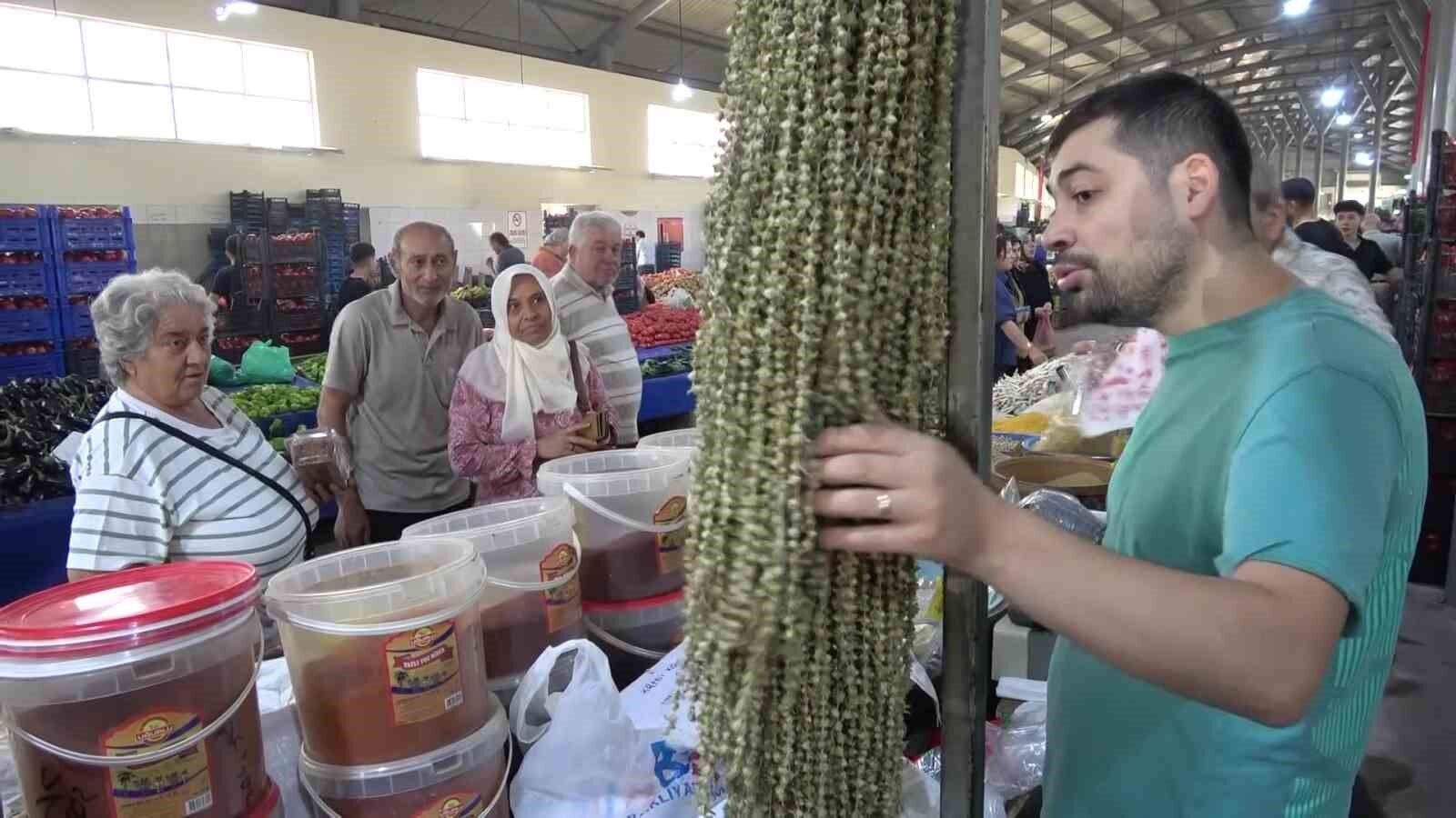 Kuru çiçek bamya pazarda gramla satılıyor!