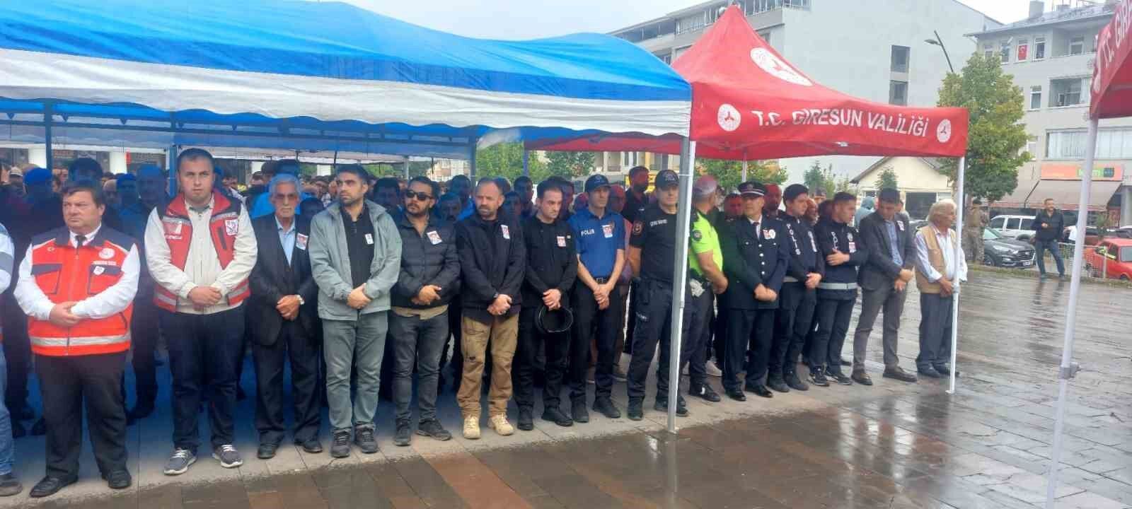 Şehit polis memuru ilk görev yeri Giresun'da son yolculuğuna uğurlandı