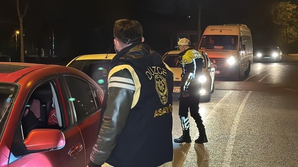Düzce'de polis ekipleri kuş uçurtmuyor