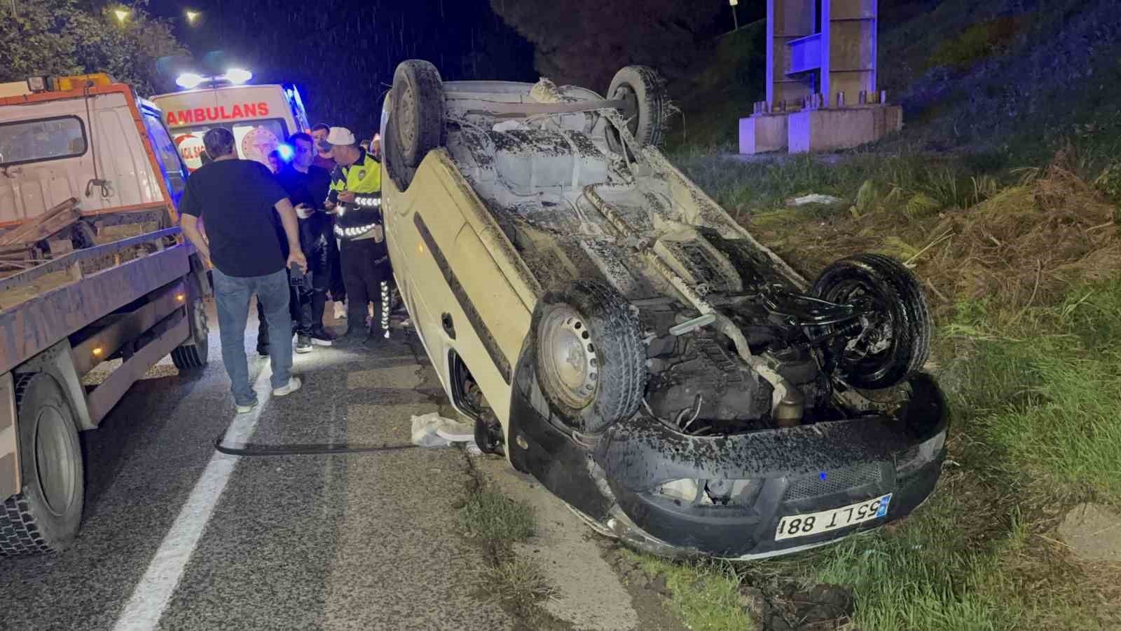Samsun'da hafif ticari araç 30 metrelik şarampole yuvarlandı: 1 yaralı